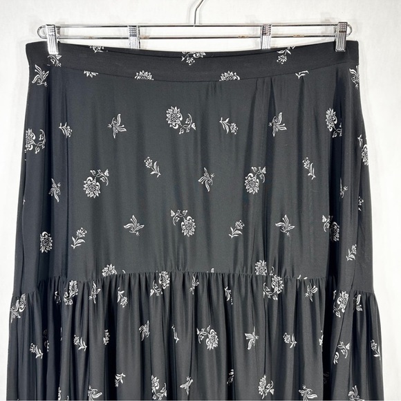 Catherines Womens Dark Floral Tiered Fairy Grunge
Whimsigoth Maxi Skirt Size 1X - Picture 2 of 8